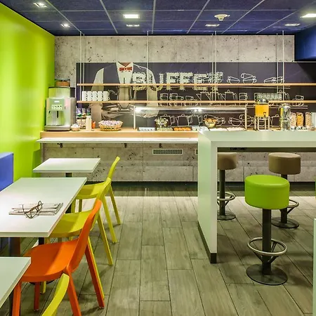 Отель Ibis Budget Hbf *
